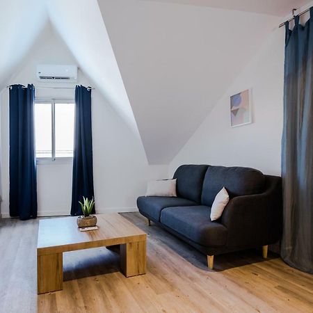 Appartement 2 Chambres Le Bleu Des Roches Noires - Jusqu'A 5 Personnes Saint-Gilles-les Bains Bagian luar foto